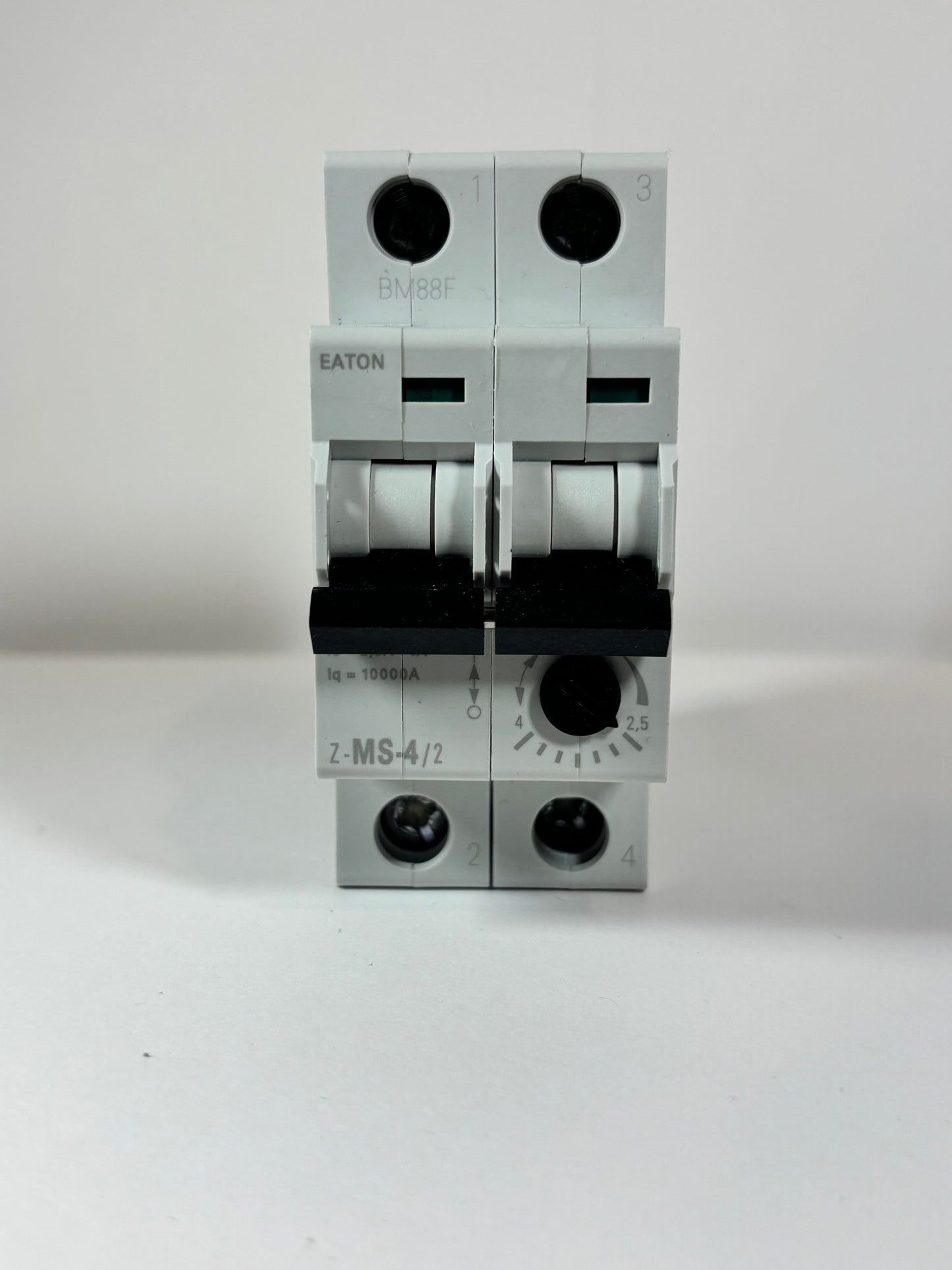 GMOTOR 2.5-4A 2P